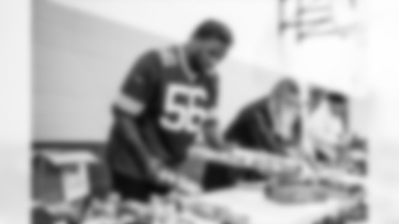 251222_Edgerrin Cooper Toy Drive_MM_0156