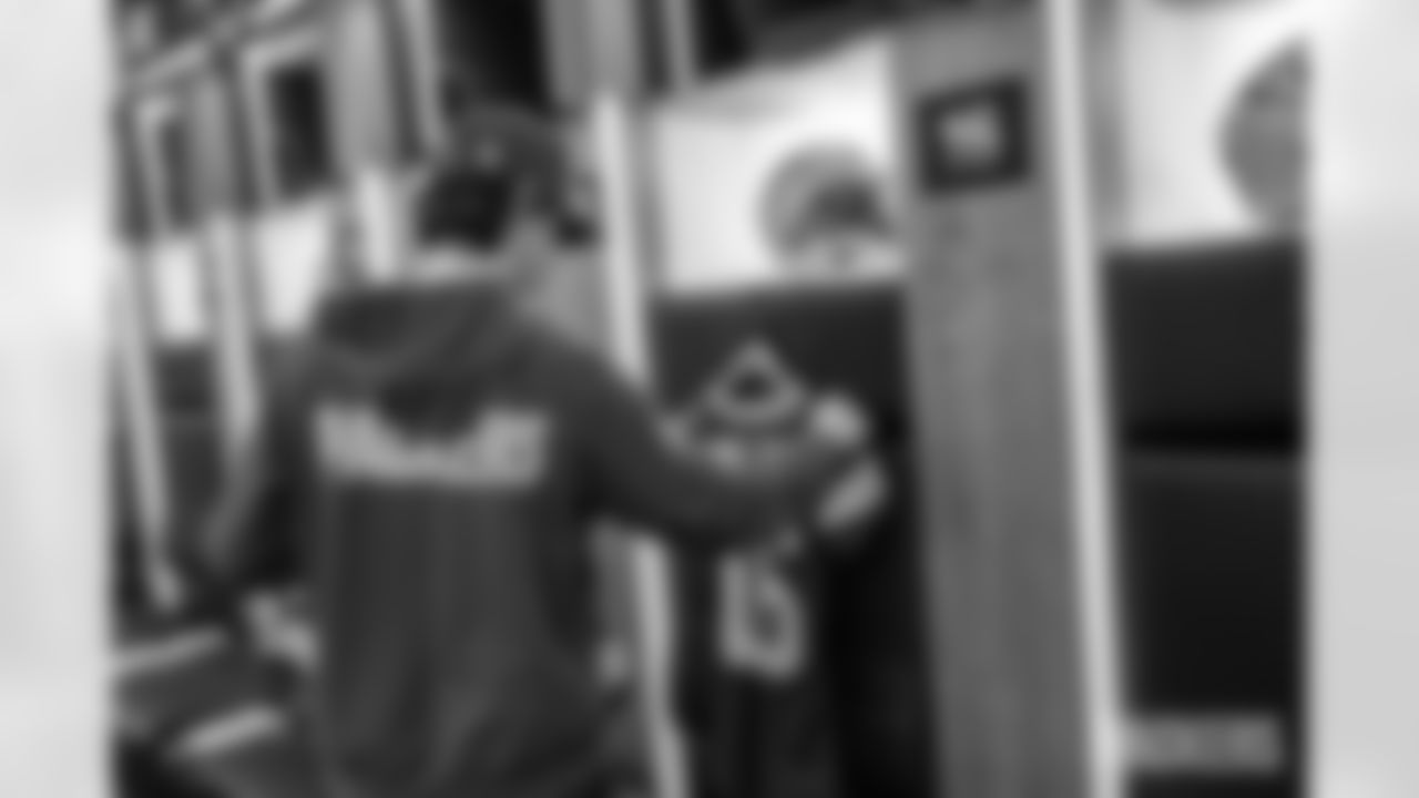 251207_Locker_Room_Equipment-10