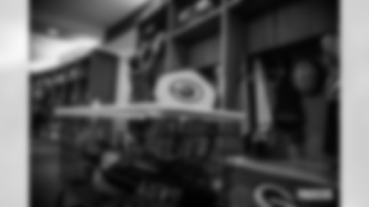 231105-locker-room-bobber-WM-008