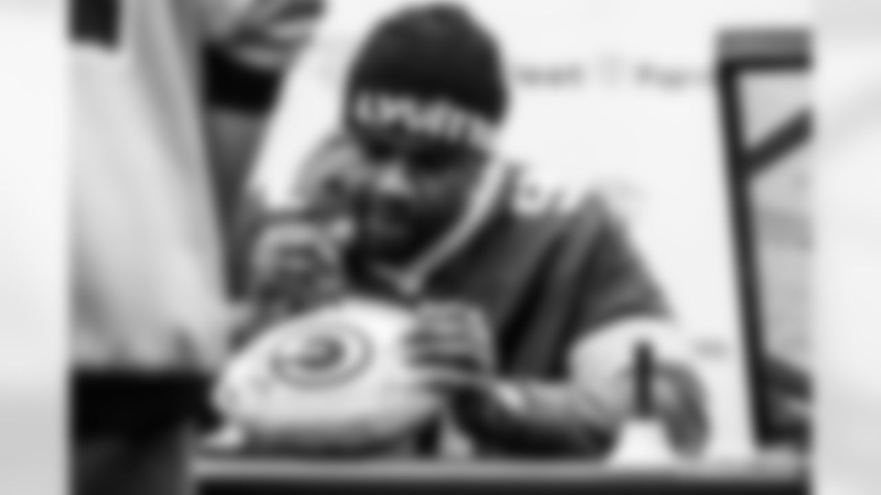 251201_Salvation Army autograph signing_MM_0237