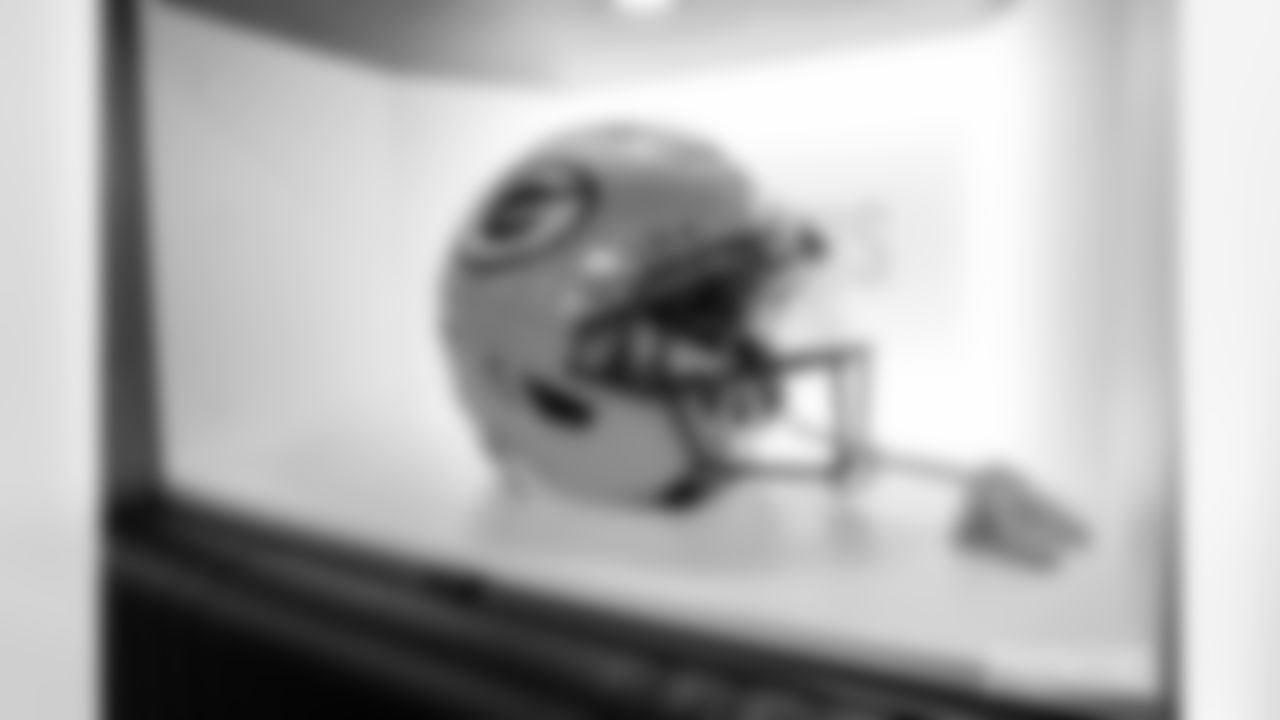 251227_Locker_Room_Equipment-4