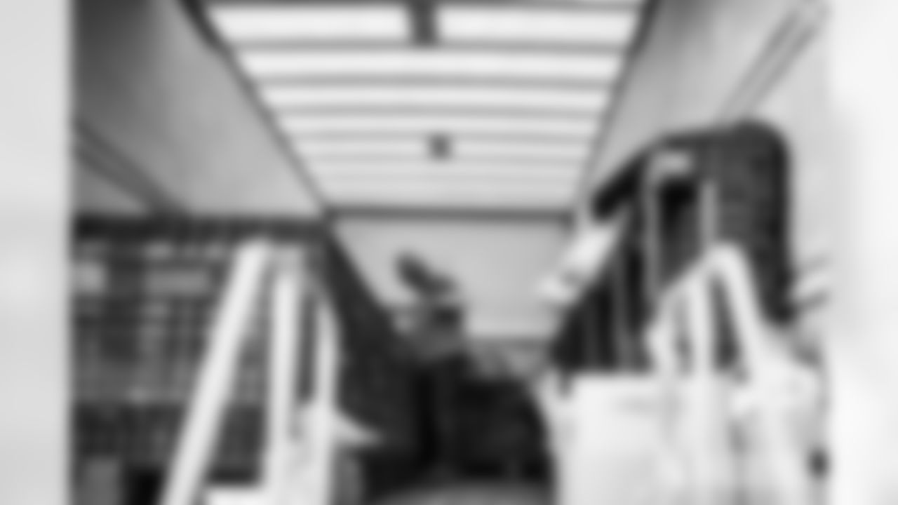 251028_Touchdowns for Hunger Food Drive_MM_0227