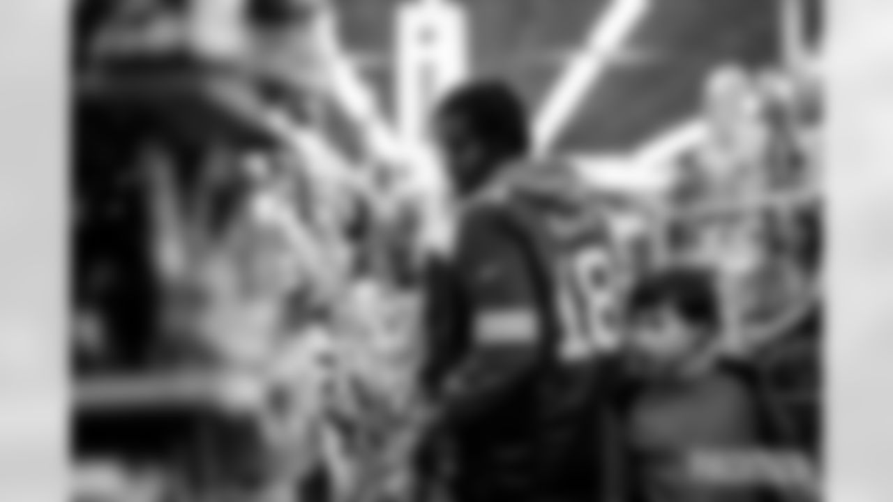 241210-Meijer-Shopping-A-EP-008