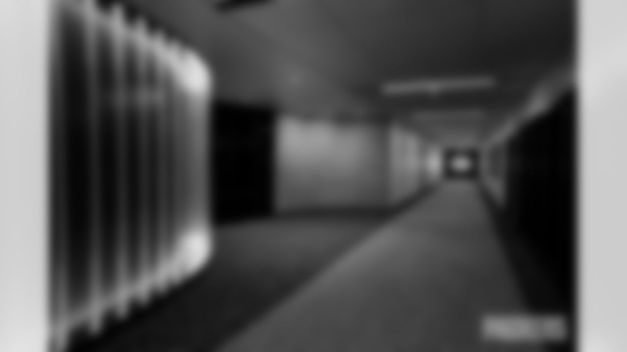 250722-LockerRoom-ES-049