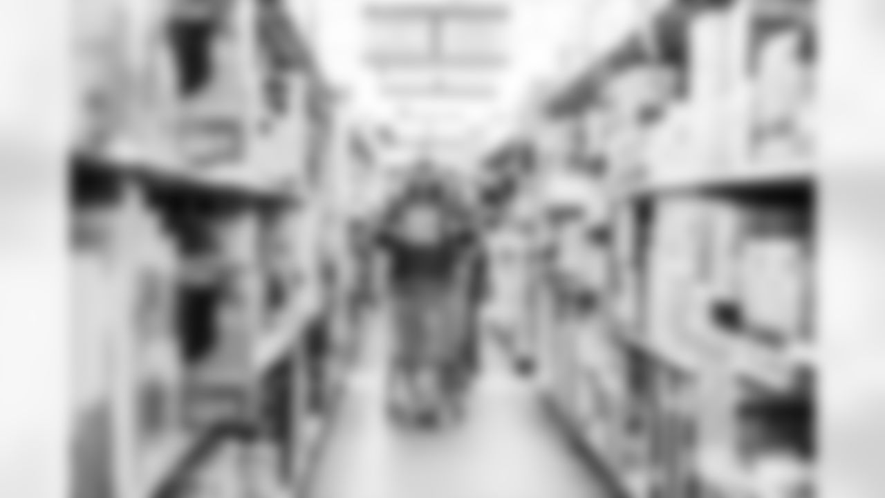 251201_Salvation Army autograph signing_MM_1049