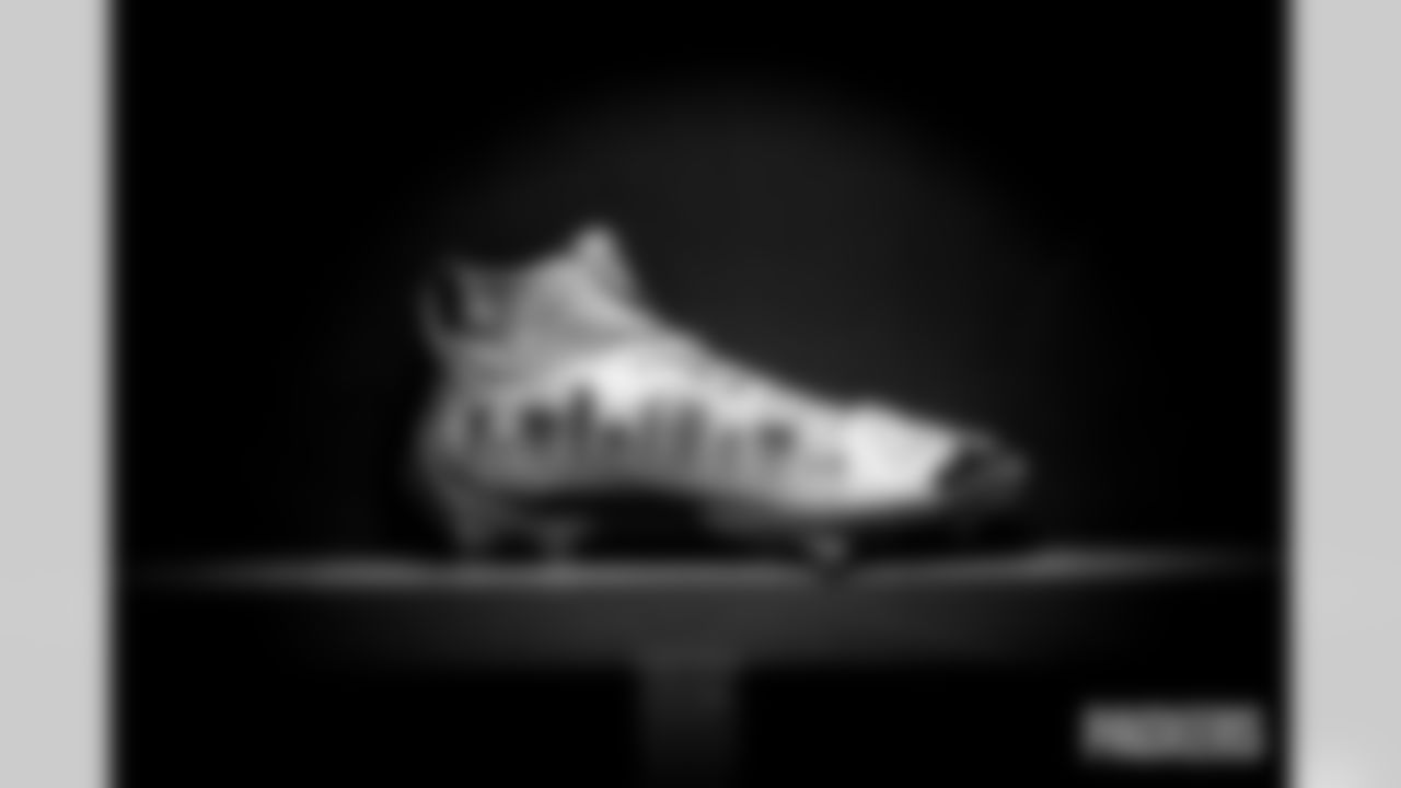 WR Julian Hicks (Cause: Beat the Streets Cleveland)