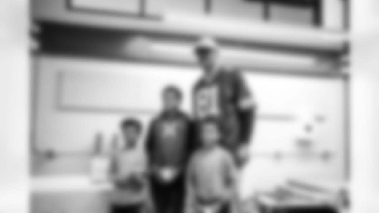 251024_Salute to Service USO Event_MM_2008