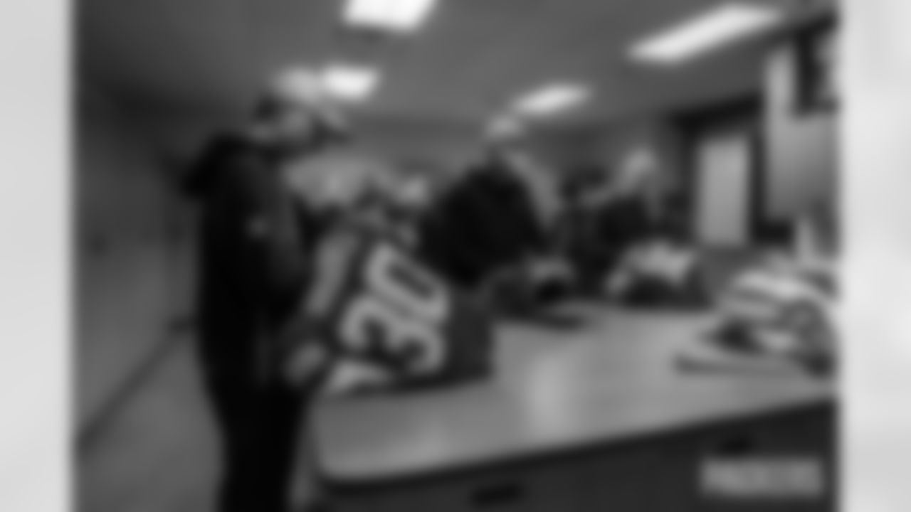 251227_Locker_Room_Equipment-30