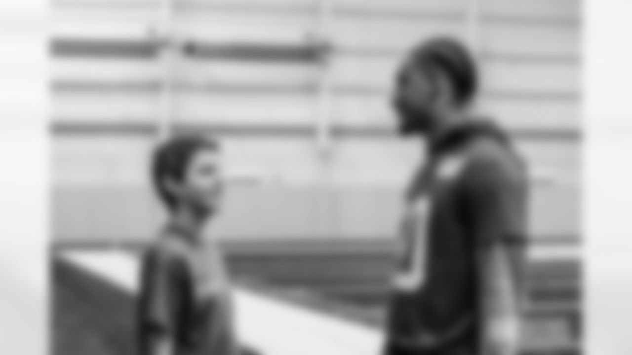 251101_Make a Wish at Practice_ES_01684