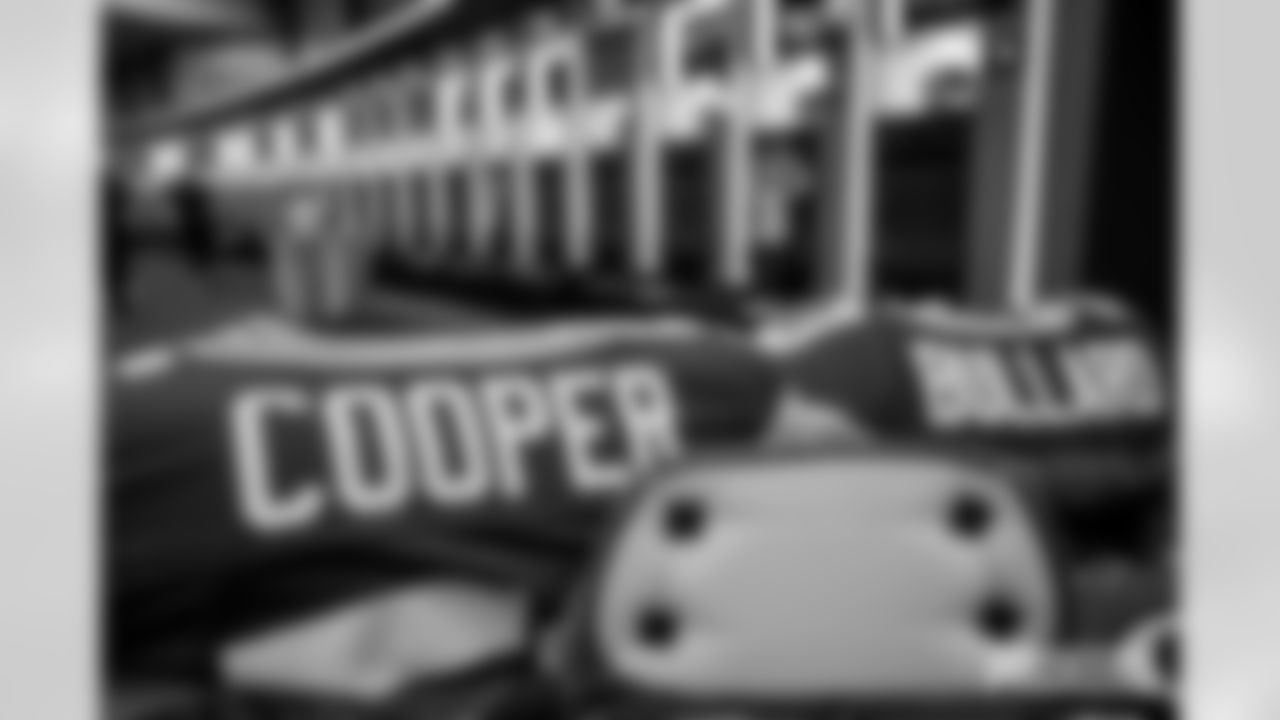 251012-locker-room-bobber-017