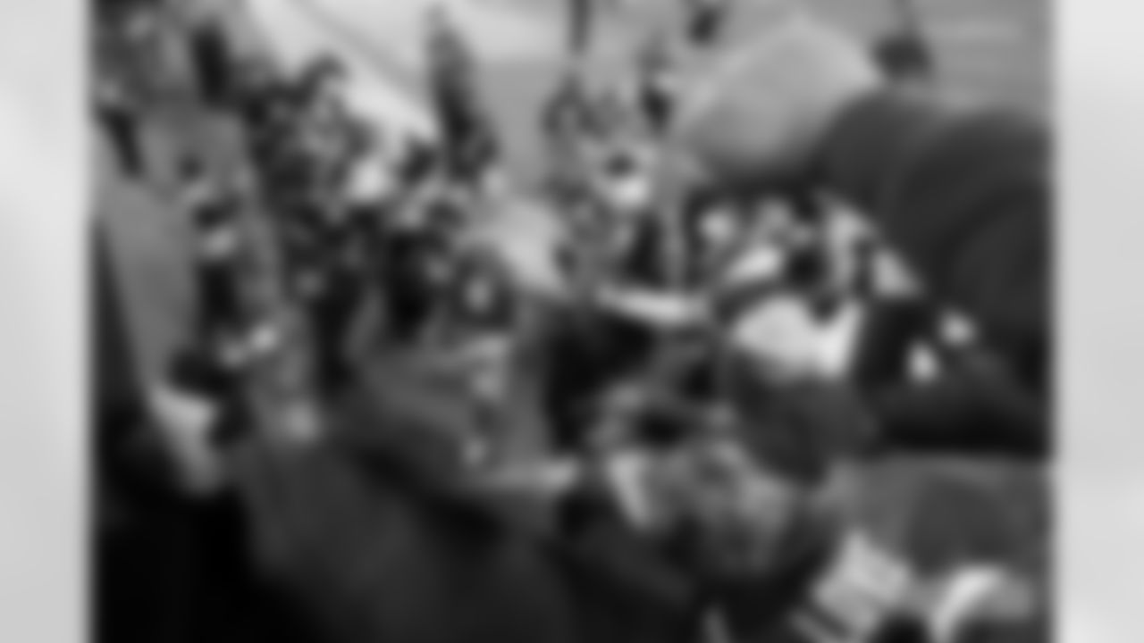 packers-dolphins-fans-D-KB-012
