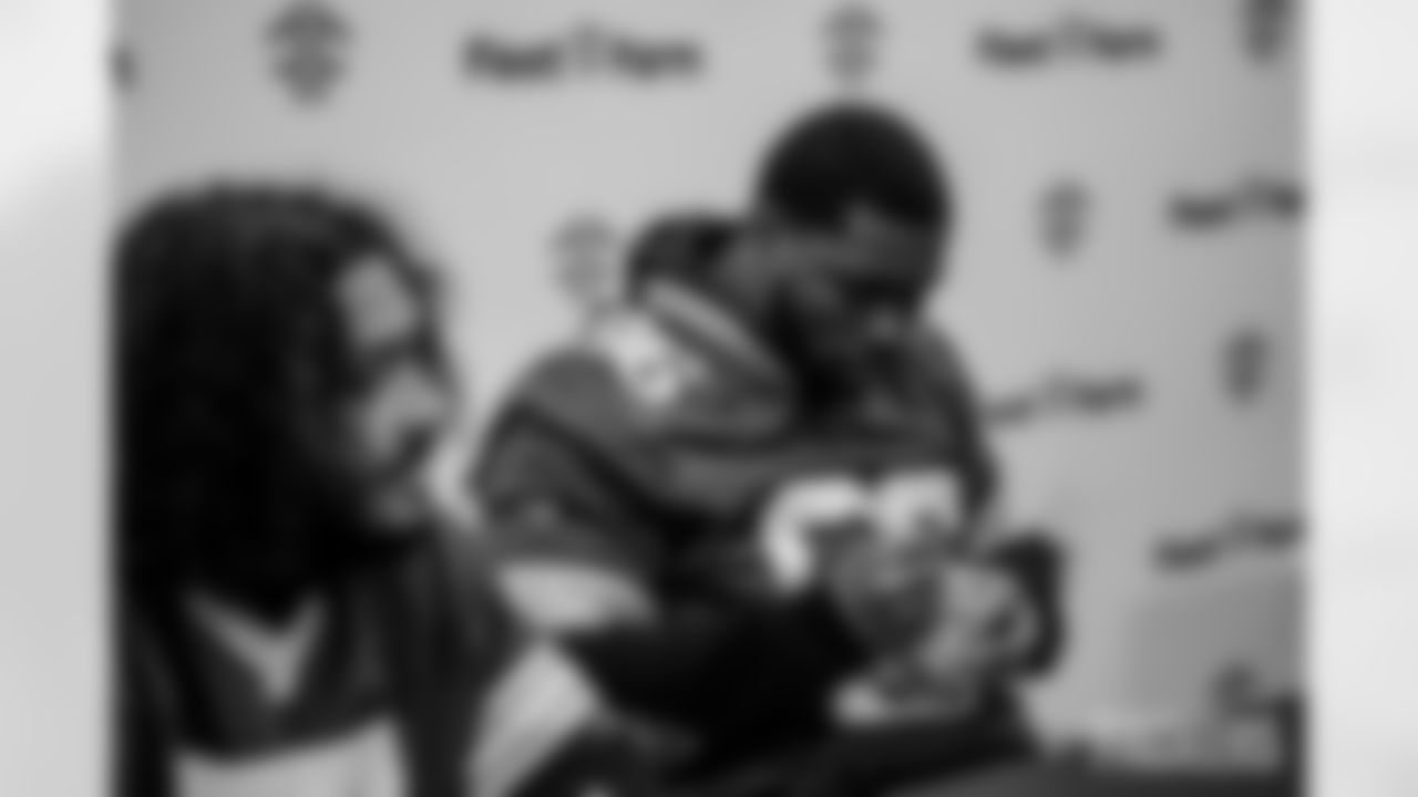 251117_Salvation Army autograph signing_ES_00014