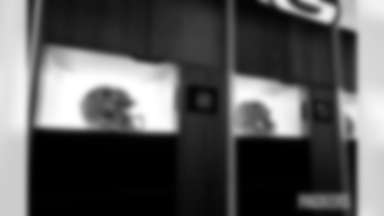 250722-LockerRoom-ES-015