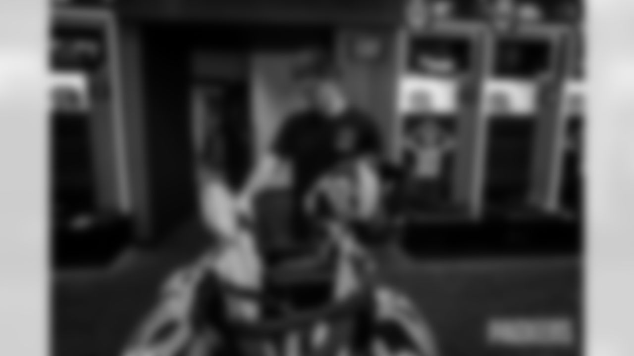 251012-locker-room-bobber-013