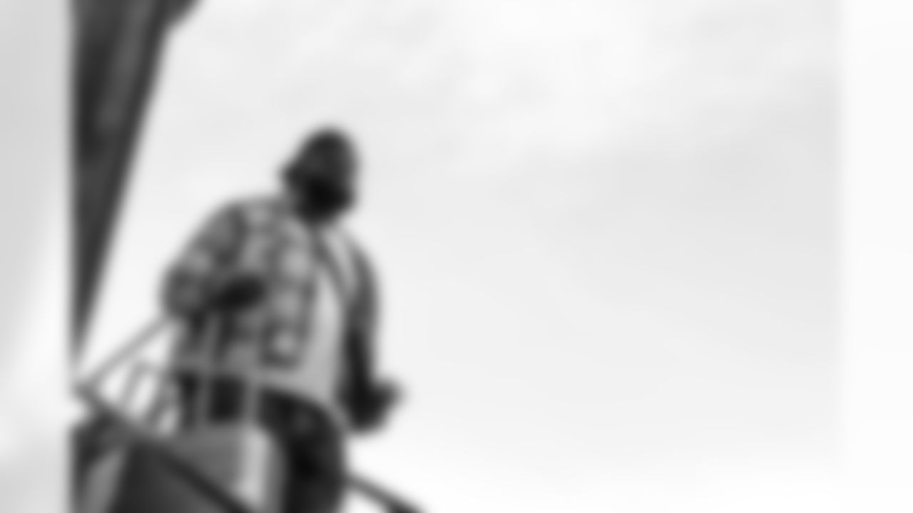 251219_Players arrive in Chicago_MM_0265