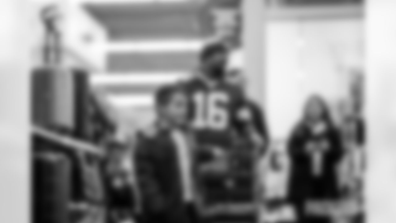 251209_Meijer Shopping_MM_0211