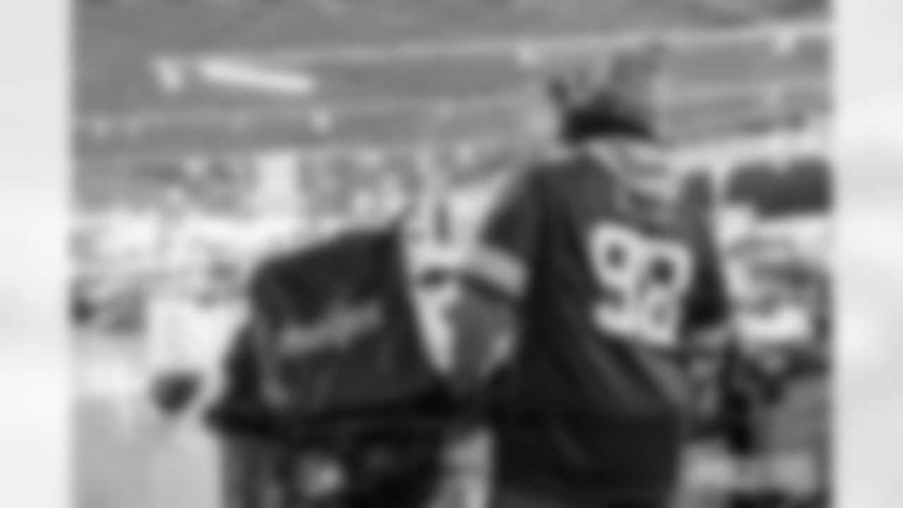 251209_Meijer Shopping_MM_1115