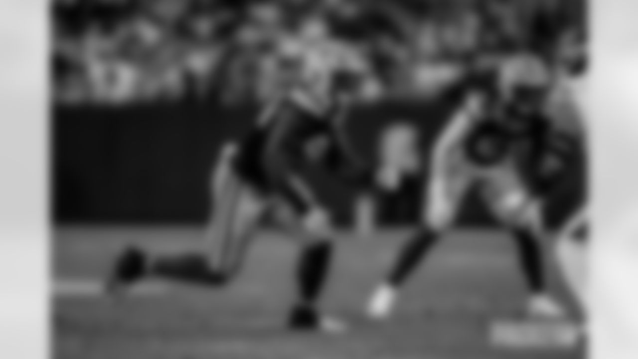 99 - DL Barryn Sorrell