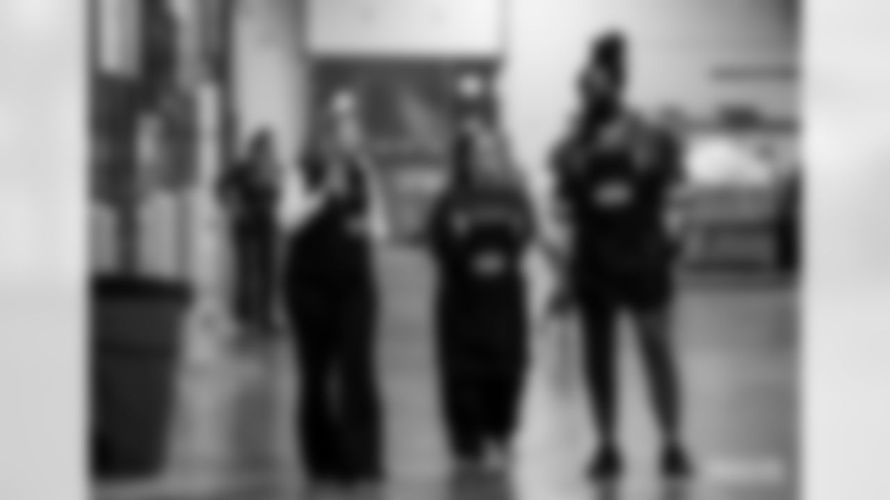 231031-ES-FoodDrive-15