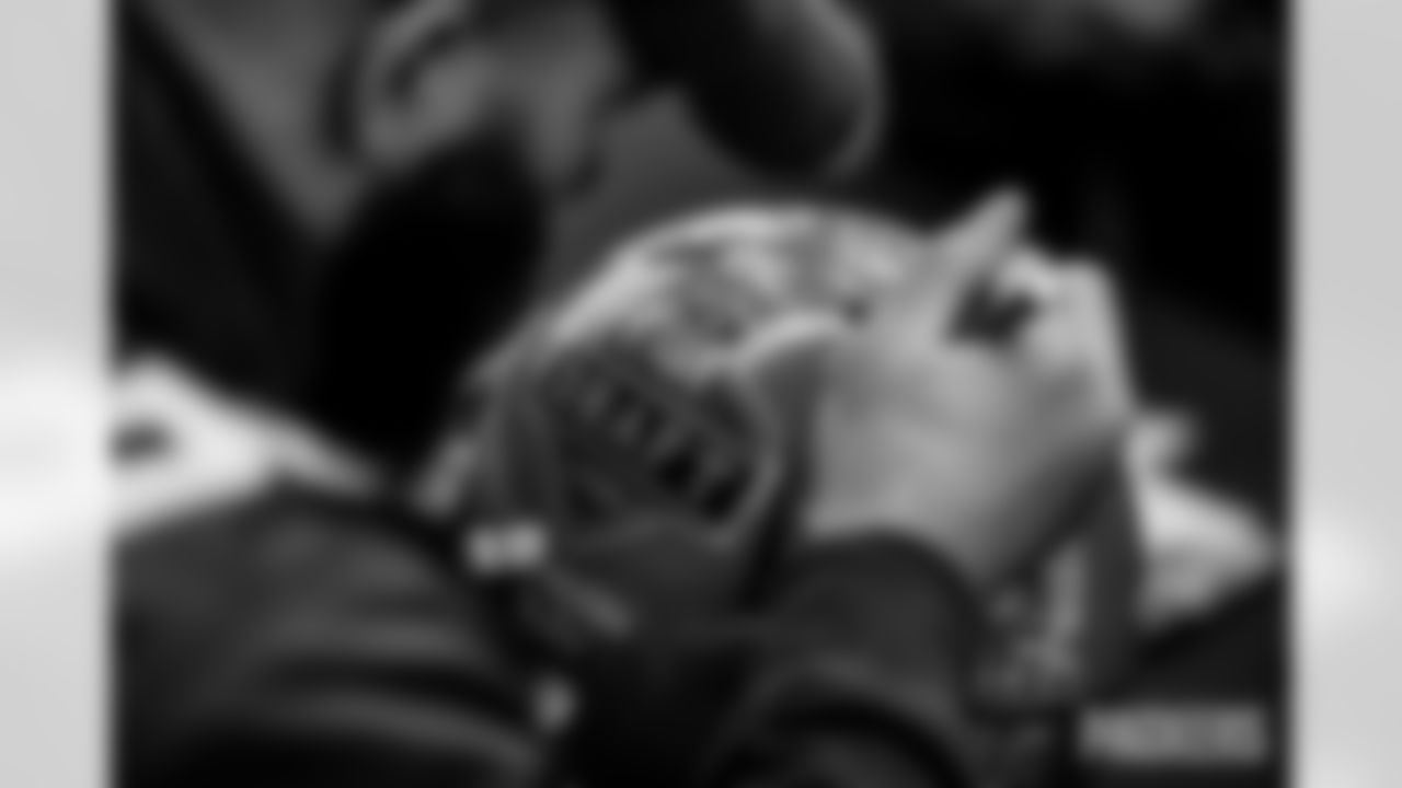 251117_Salvation Army autograph signing_ES_00011