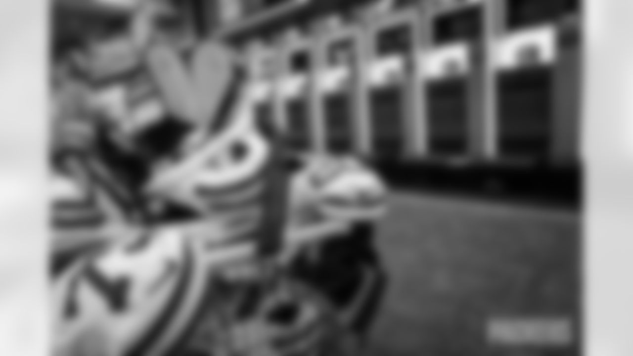 250823-locker-room-bobber-005