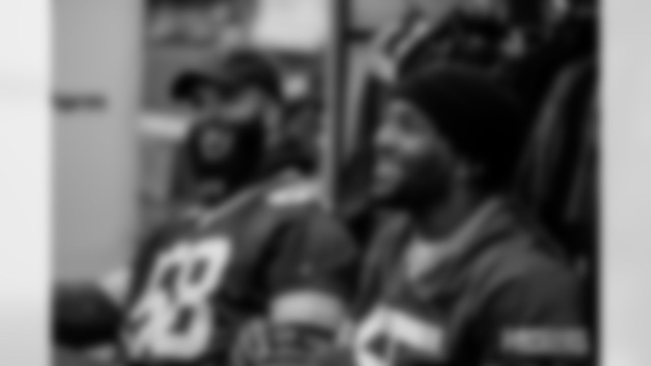 251117_Salvation Army autograph signing_ES_00020