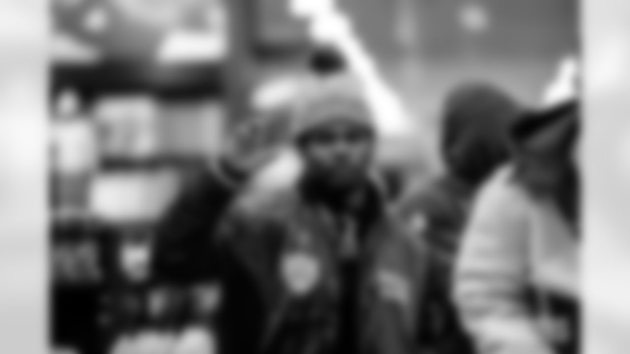 251202_Shop with a Pro_ES_00195