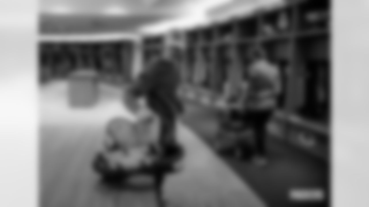 231105-locker-room-bobber-WM-004