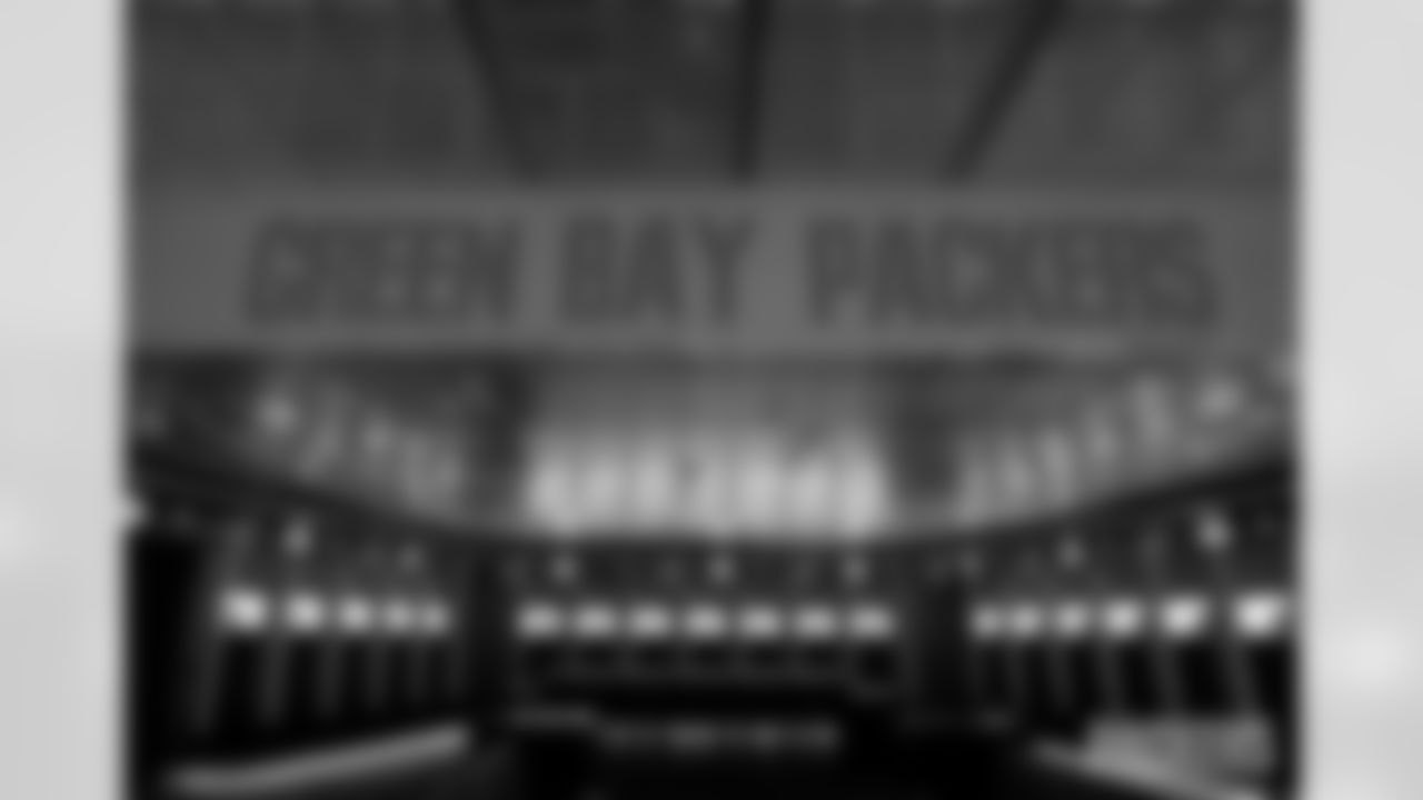 250722-LockerRoom-ES-019