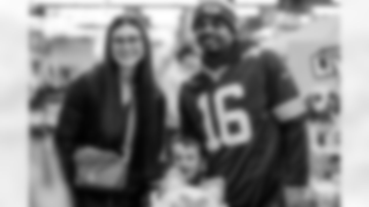 251209_Meijer Shopping_MM_0305