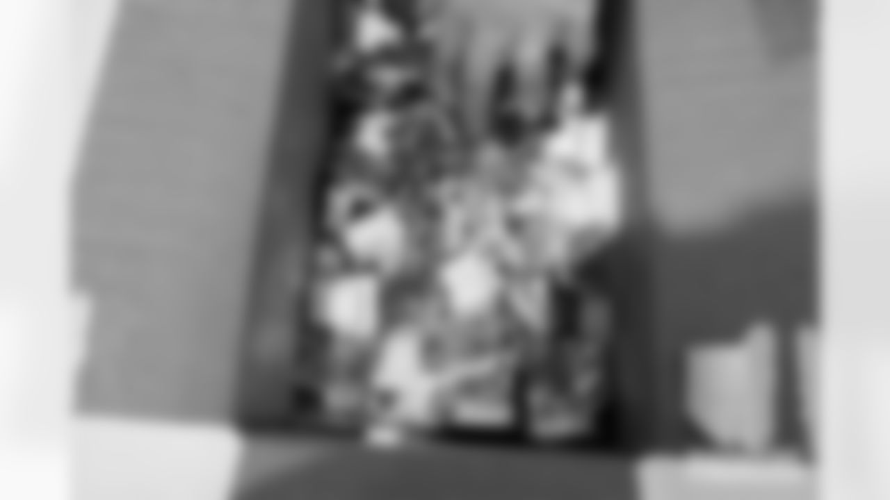 231122-thanksgiving-edits-martens17
