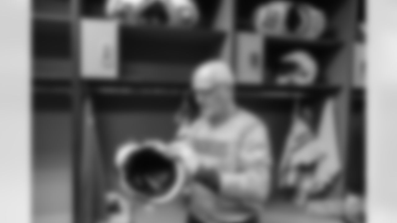 240120-locker-room-photos-batch-1-hudy26