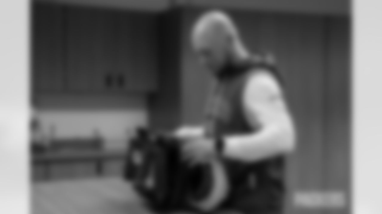 251123_WK12_LOCKER_ROOM_EQUIPMENT-31