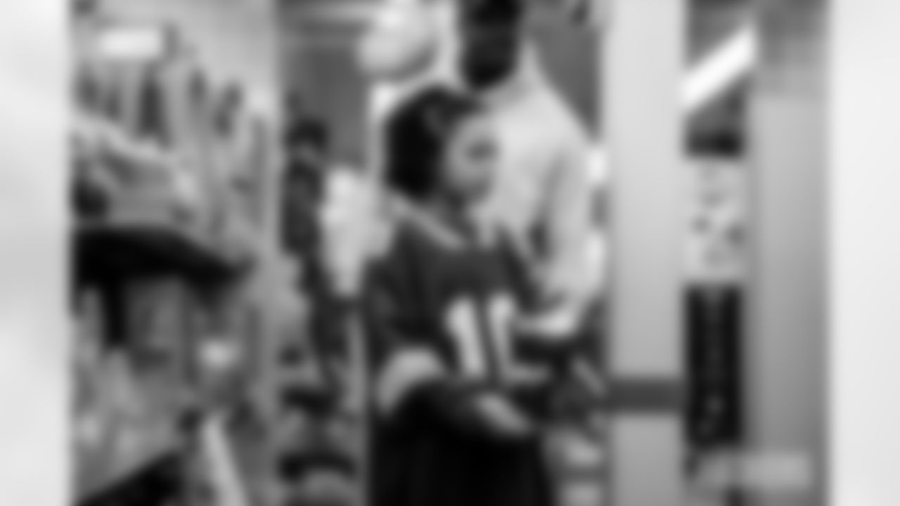 241210-Meijer-Shopping-A-EP-011