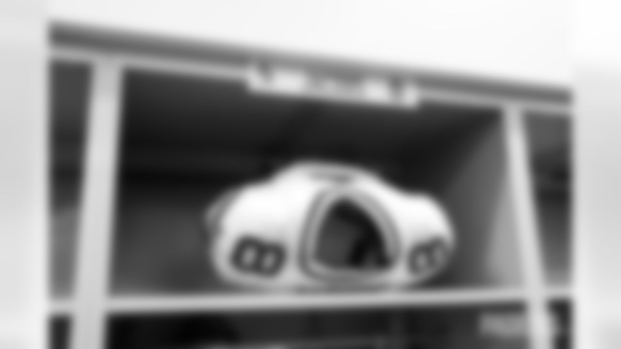 packers-rams-locker-room-A-SH-021