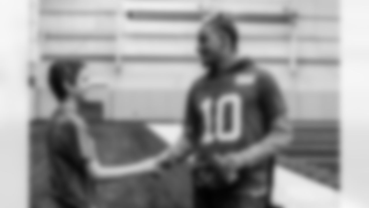 251101_Make a Wish at Practice_ES_01525