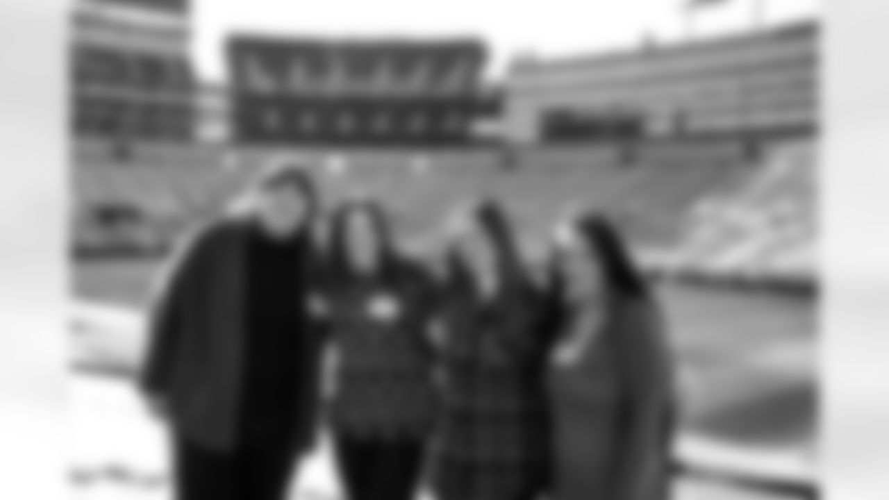 251217_Grant Recipient Luncheon_MM_0144