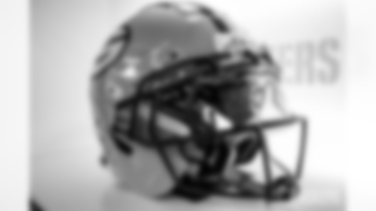 251207_Locker_Room_Equipment-35