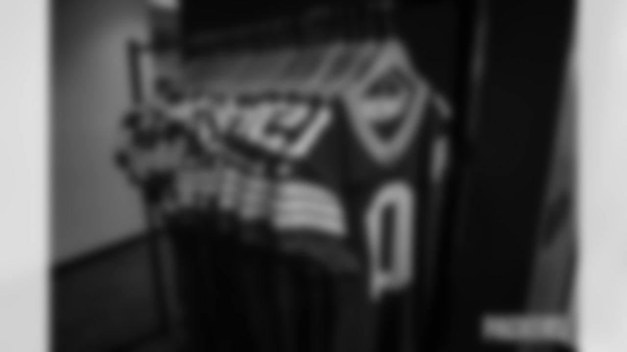 251110-packers-eagles-locker-bobber-002