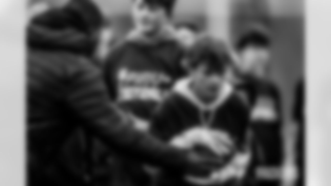 250425-USA-Football-Clinic-A-EP-041