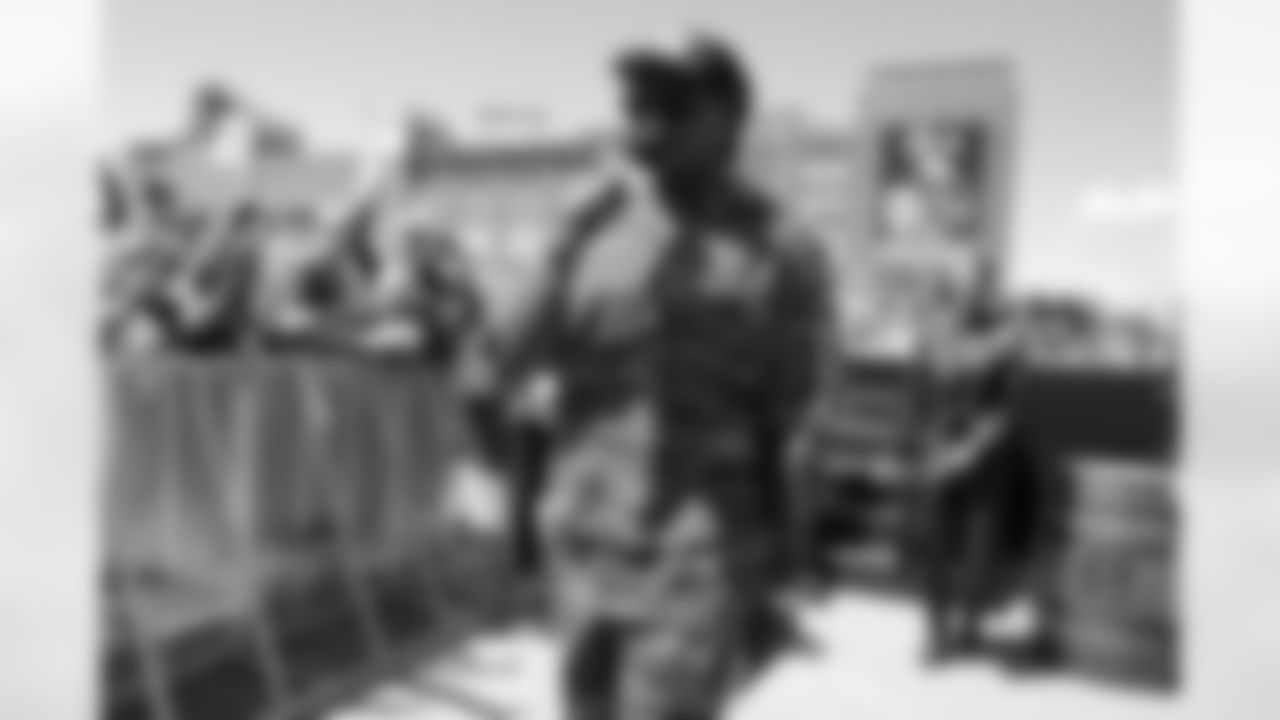 Perry Knotts_NFL-crowd5