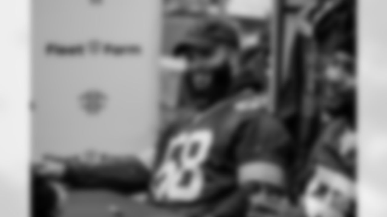 251117_Salvation Army autograph signing_ES_00021