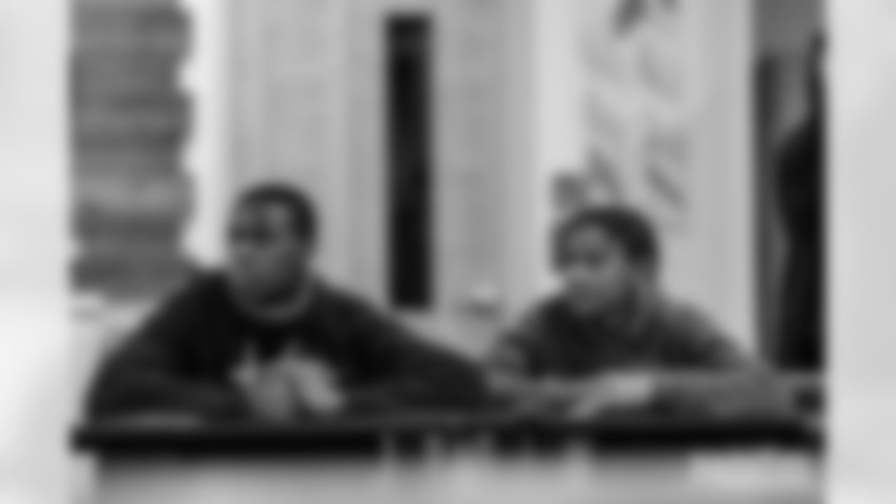 251118_Micah Parsons Boys and Girls Club Visit_MM_0232