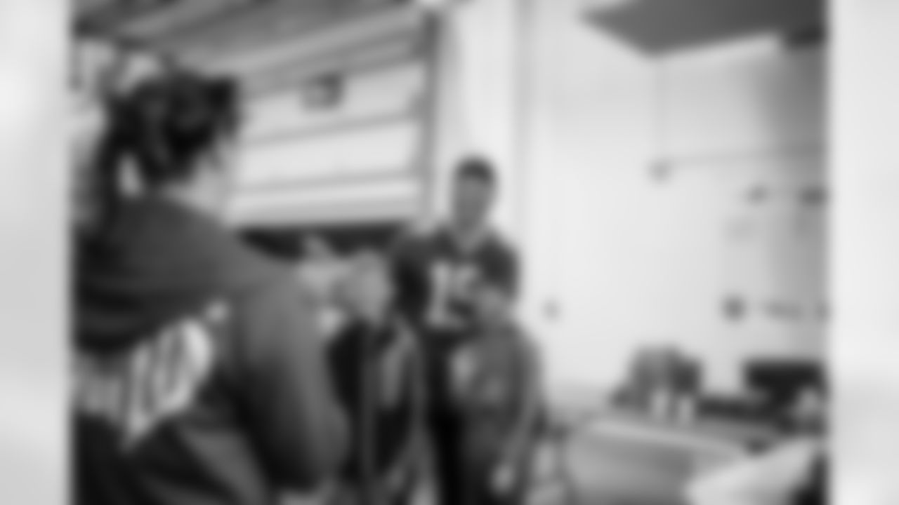 251024_Salute to Service USO Event_MM_2597