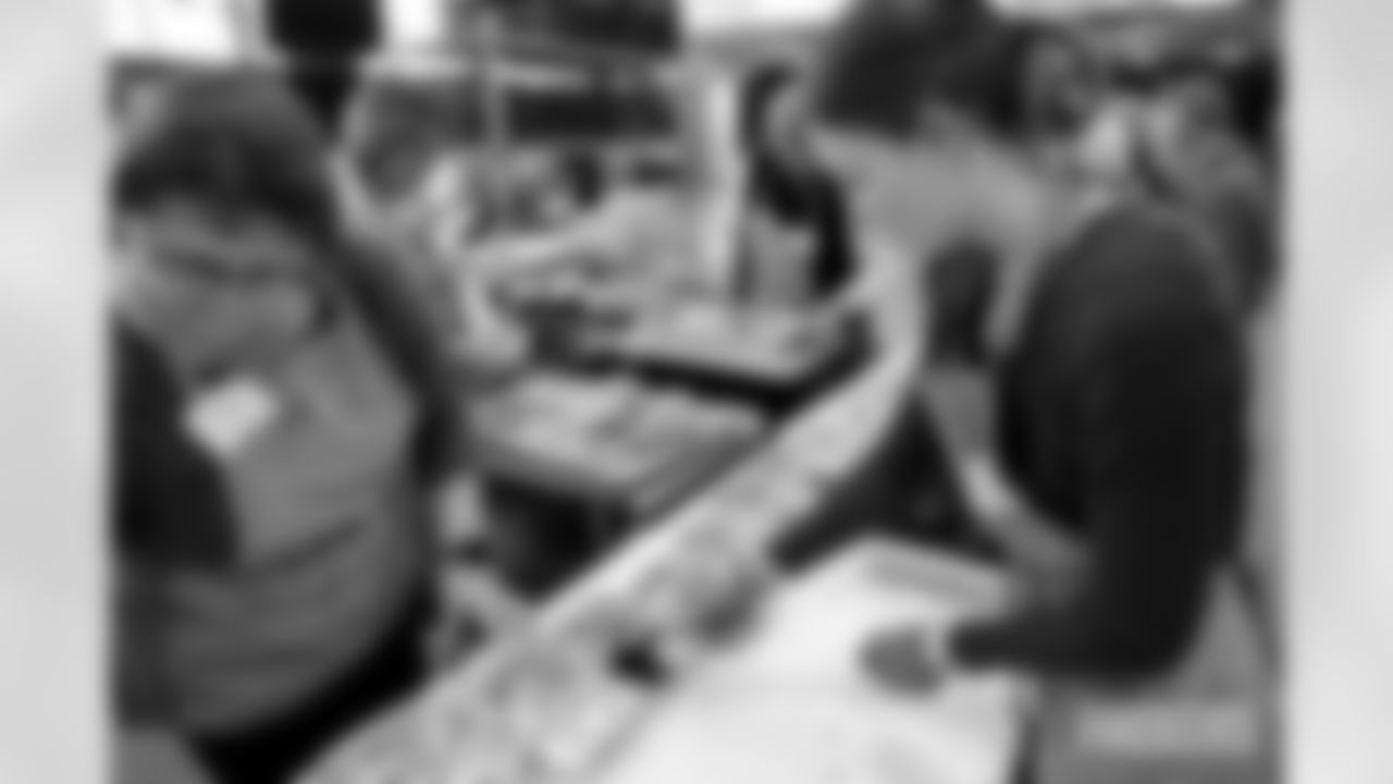 231122-thanksgiving-edits-martens23