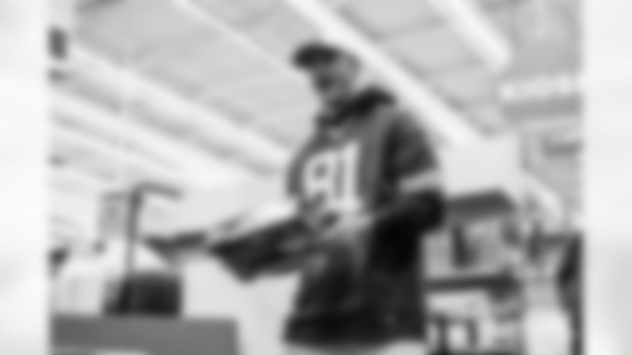 251201_Salvation Army autograph signing_MM_1114