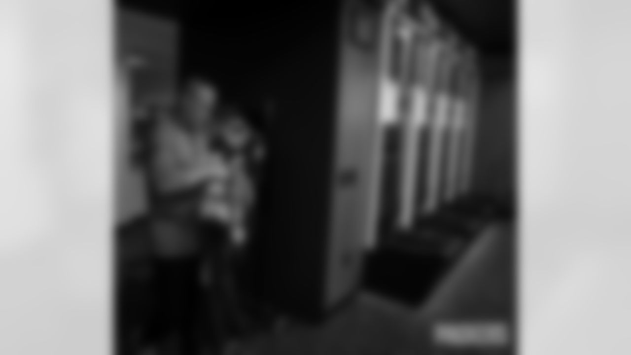 251012-locker-room-bobber-003