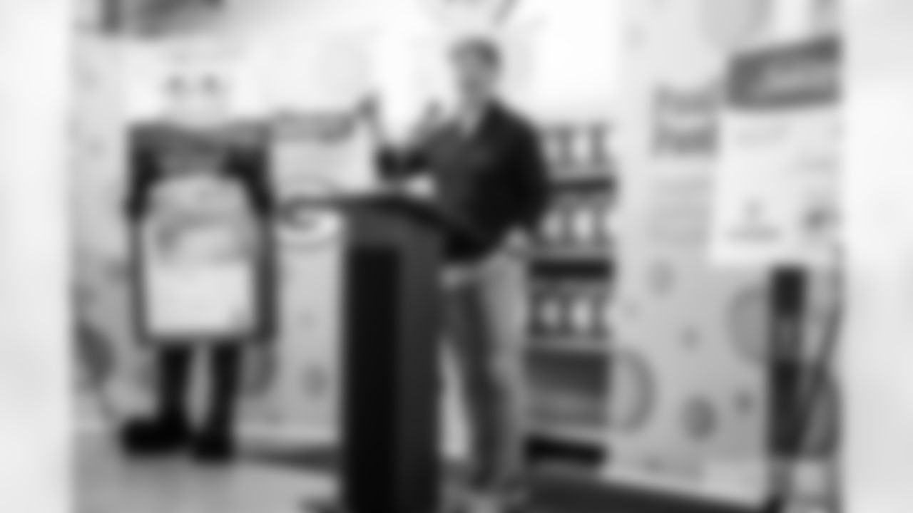 251209_Touchdowns for Hunger_MM_0406