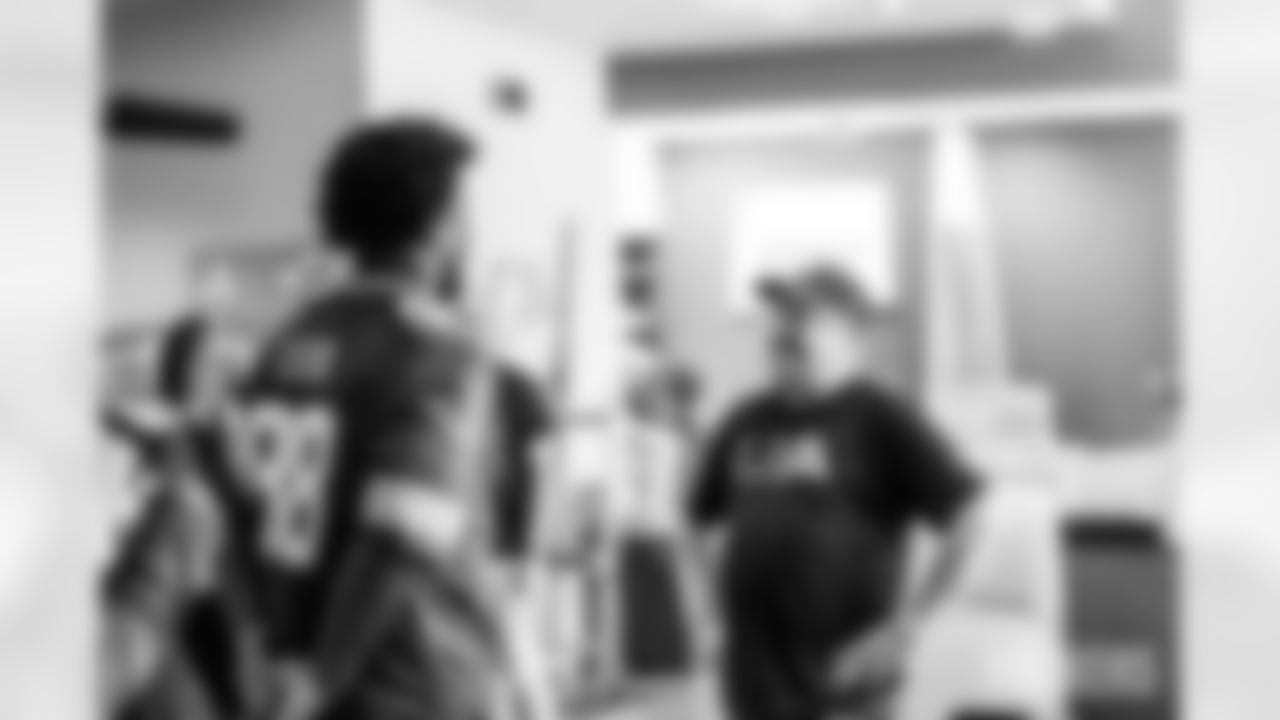 250916_Packers vs Cancer Bellin Clinic Visit_MM_1314