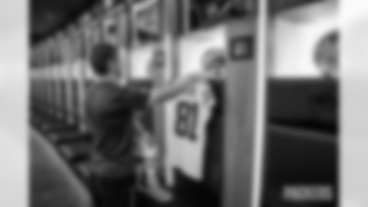 250823-locker-room-bobber-011